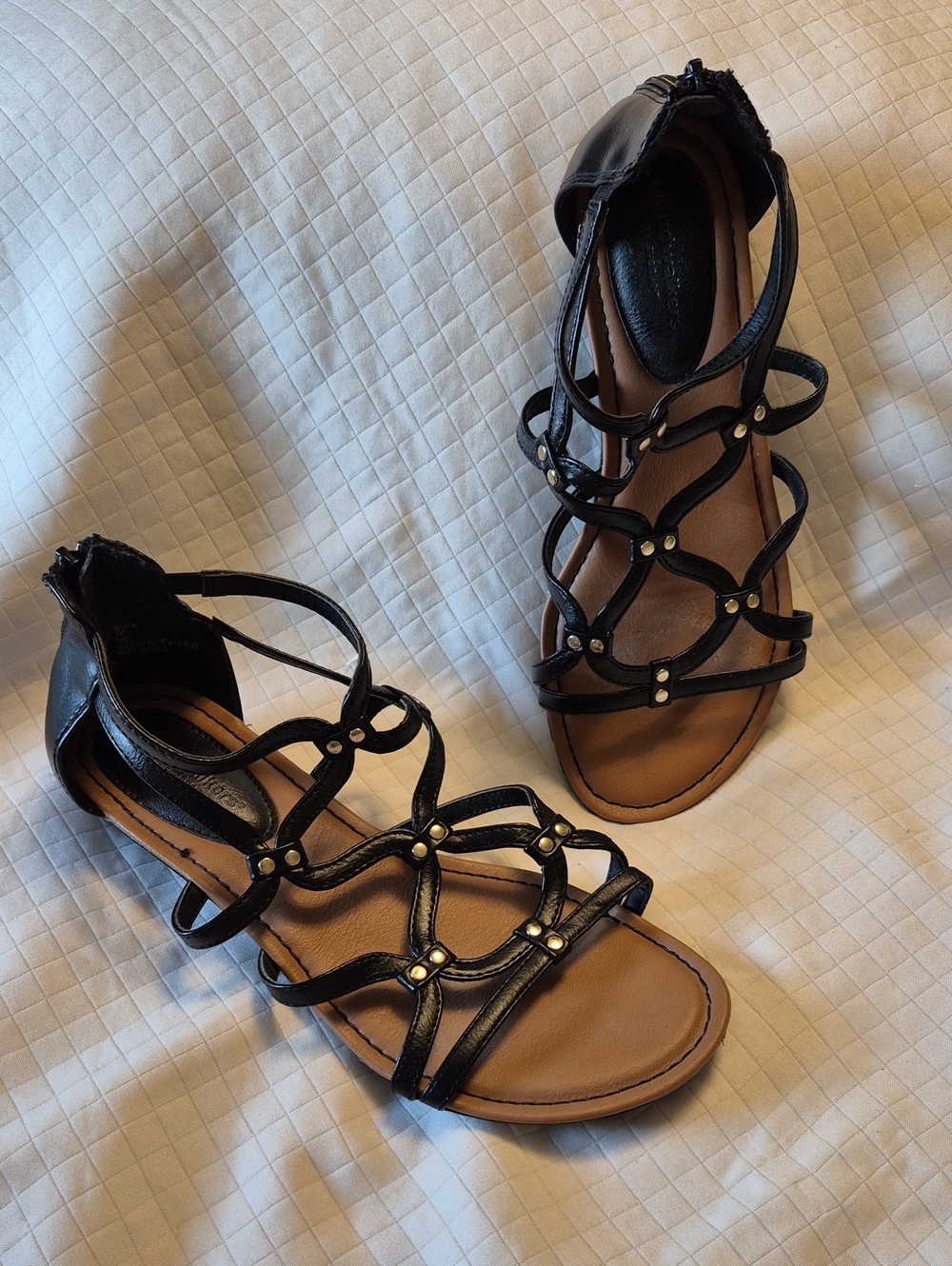 Cloudwalkers by Avenue 7W 7 Wide Black Strappy Gladiator Sandals